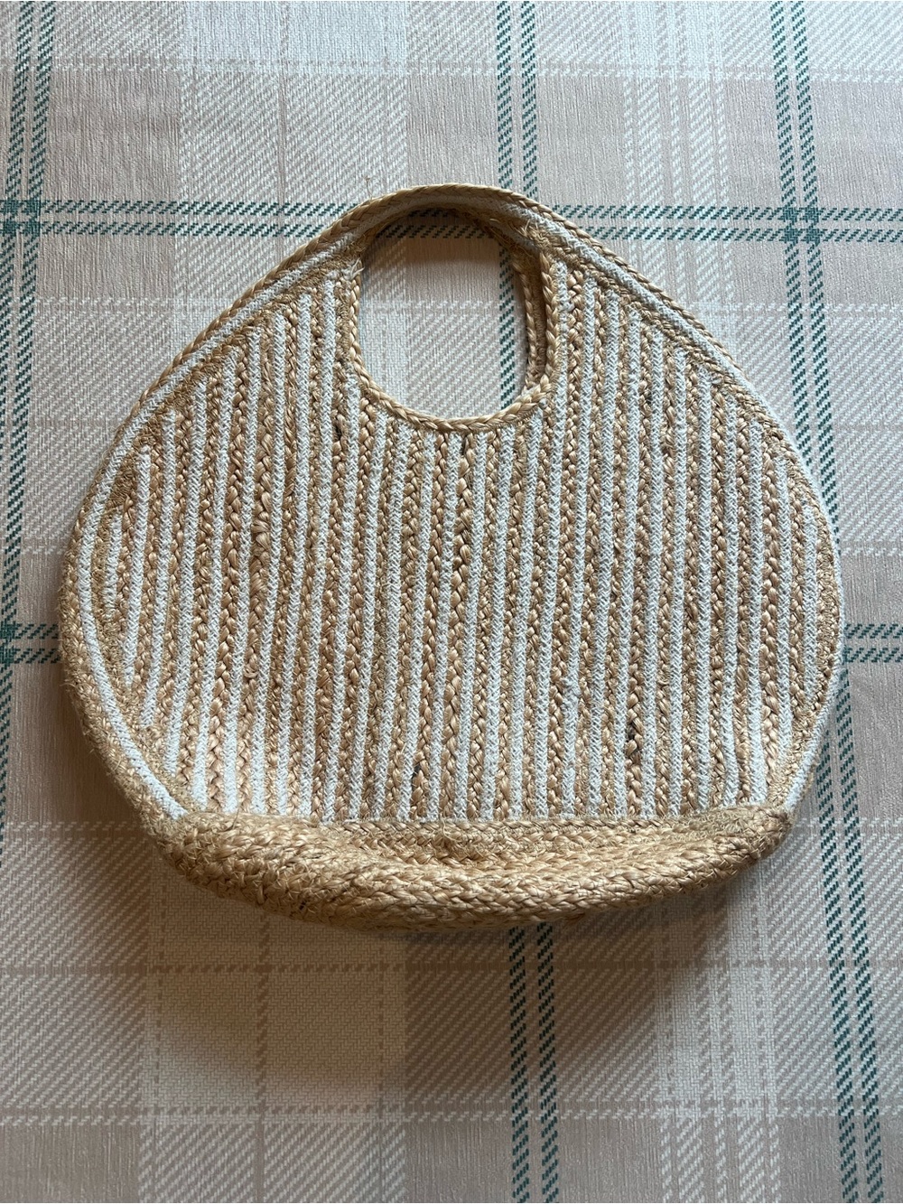 Shiraleah Woven Round Straw Tote Bag in Natural Cream
